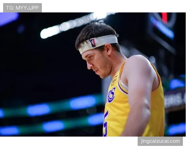 湖人里夫斯左髋部酸痛出战成疑,克莱伯背部伤势继续缺席比赛