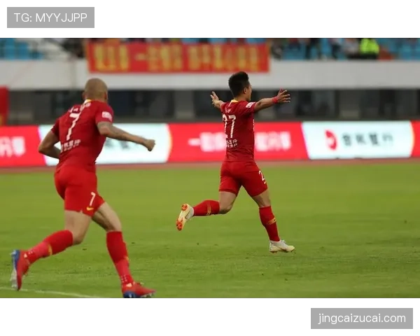 弗赖堡前锋曼赞比内切远射破门,先拔头筹表现抢眼